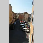 Luminoso Appartamento In Centro Storico.
